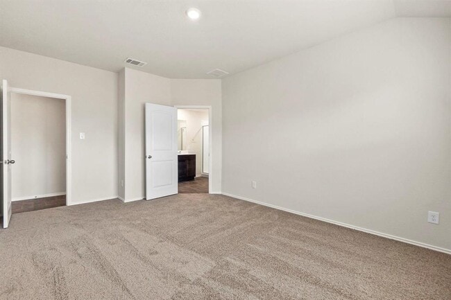 Building Photo - 128 Shimmering Cv