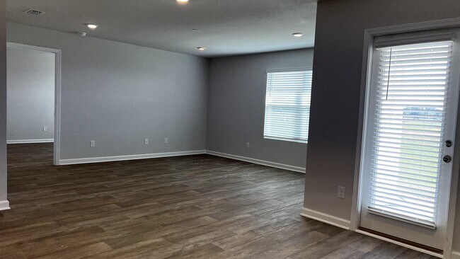 Building Photo - 11186 Elemis Dr