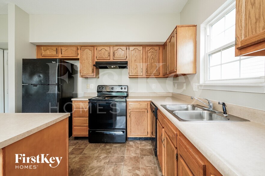 Building Photo - 8048 Maple Stream Blvd