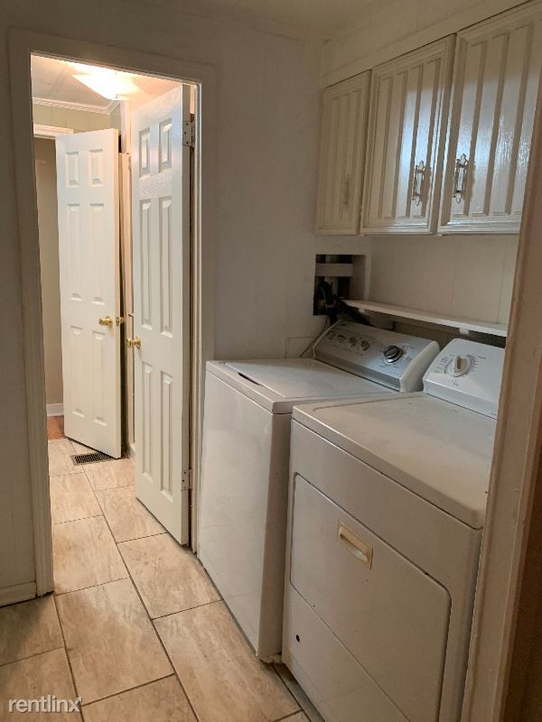 Building Photo - 18819 Greenwell Springs Rd