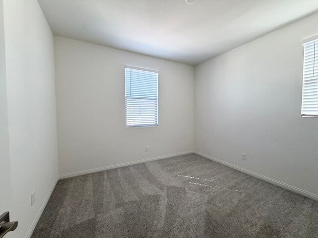 Building Photo - Wonderful 3-story single house in Kestrel Commons