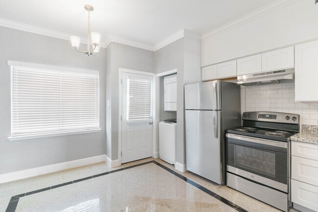 Building Photo - 14814 Perthshire Rd