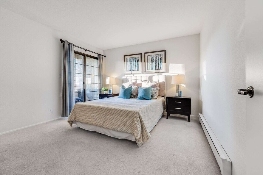 Bedroom - 1122 Brewster Ave