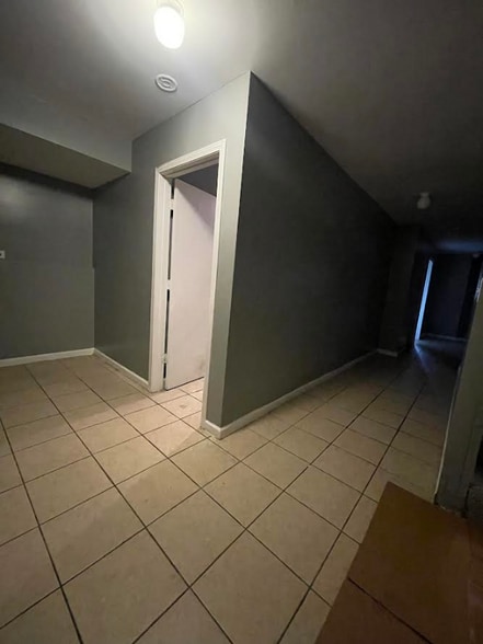 Building Photo - 8445 S Gilbert Ct