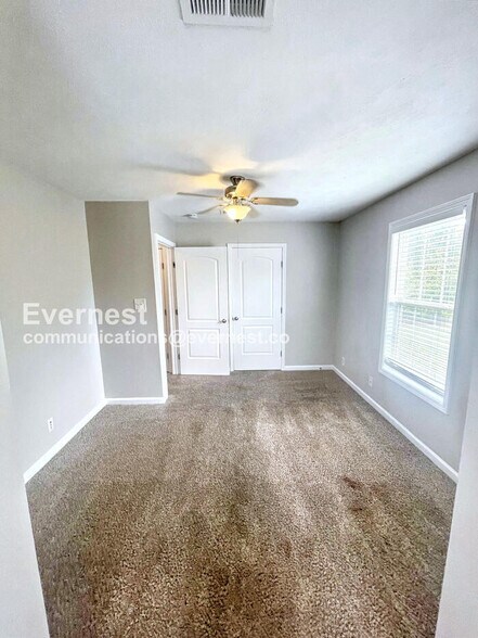 Building Photo - 1533 Apache Way