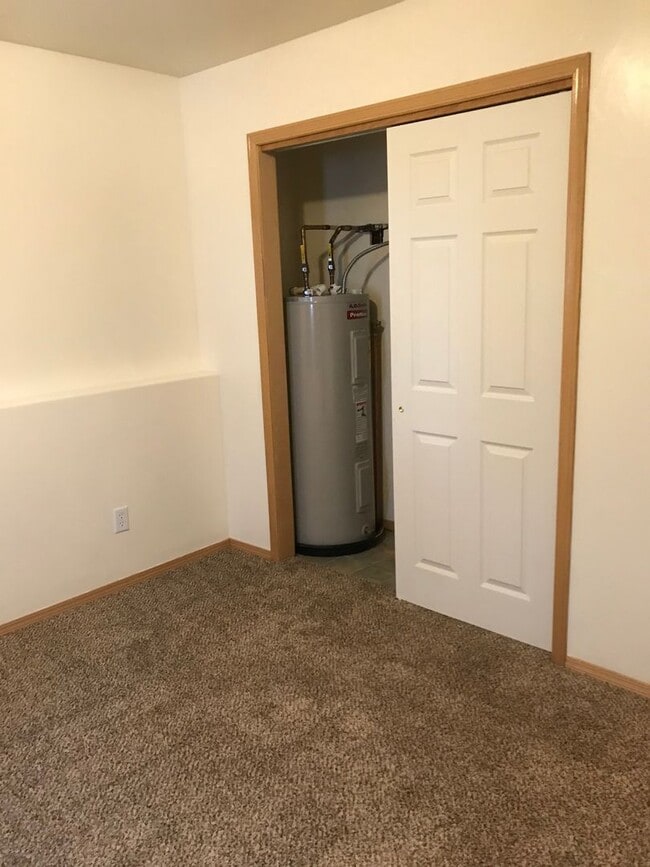 Building Photo - 1125 Orion-1