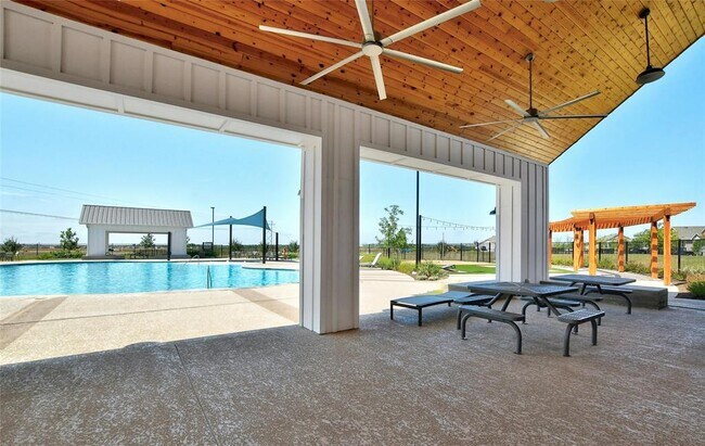 Building Photo - 159 Chesterfield Dr