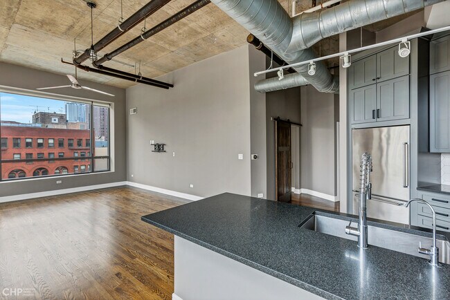Building Photo - 520 S State St