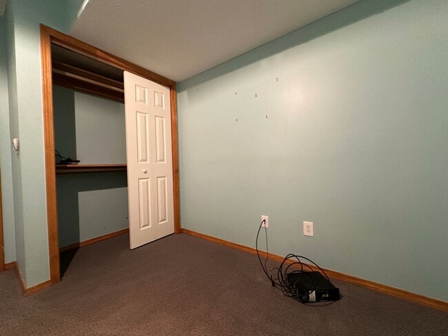 Building Photo - 401 Park Creek Ct