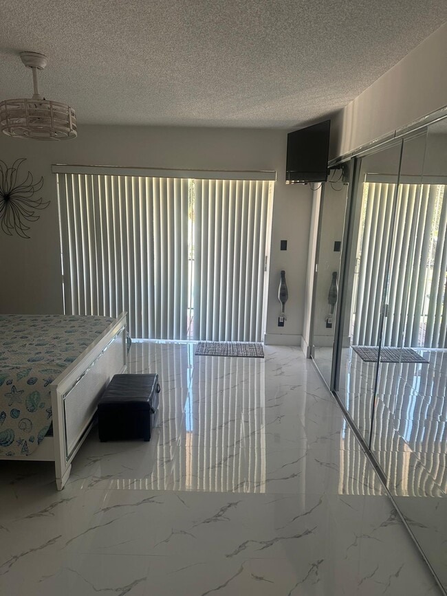 Building Photo - 4557 Luxemburg Ct