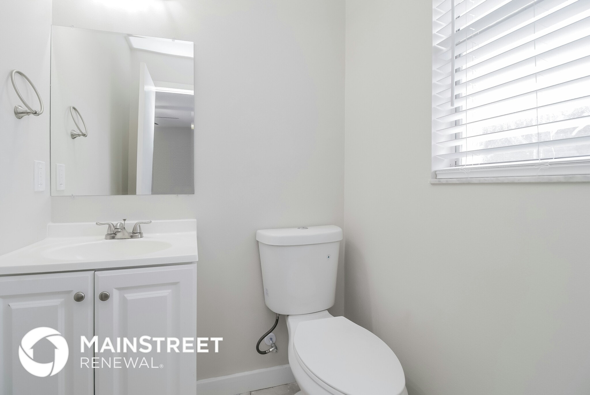 Building Photo - 1310 Cypress Ave