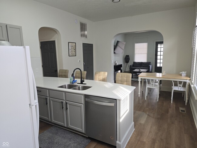 Building Photo - 1728 N Delaware St