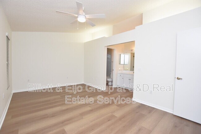 Building Photo - 2220 Maple Hill Ct