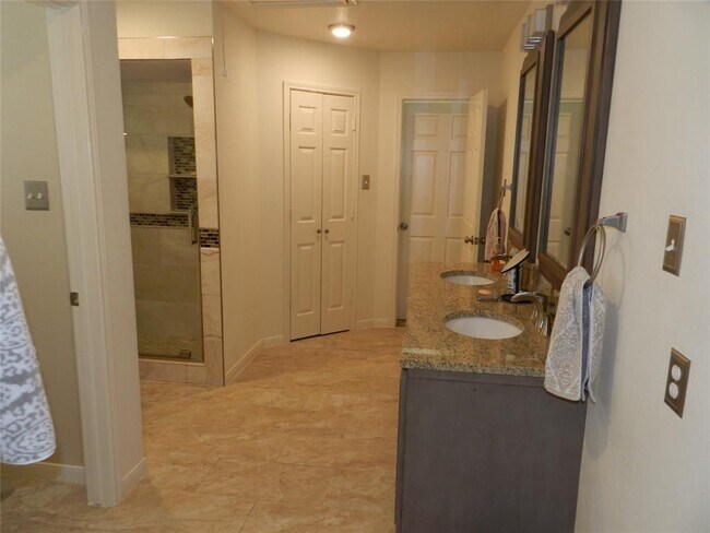 Building Photo - 12003 Natural Bridges Ln