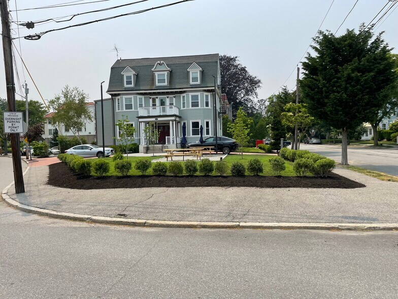 Building Photo - 131 Irving Ave