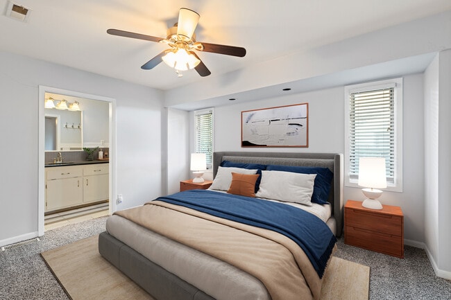 Building Photo - 22 E Hawthorne St