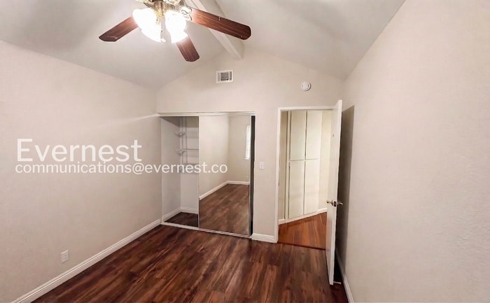 Building Photo - 4936 Creekwood Dr