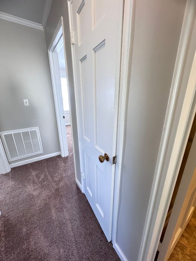 Building Photo - Freshly Updated 3Bedroom One Story Home