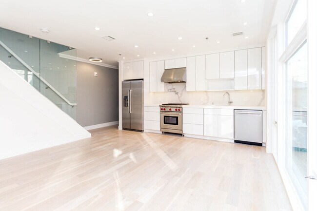 kitchen wolf miele - 313 Court St