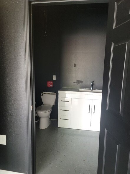 Building Photo - 8700 Colonel Glenn Rd