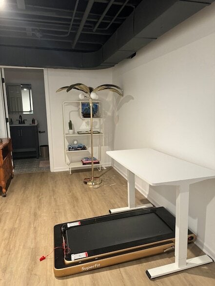 Building Photo - 644 W Hinsdale Ave