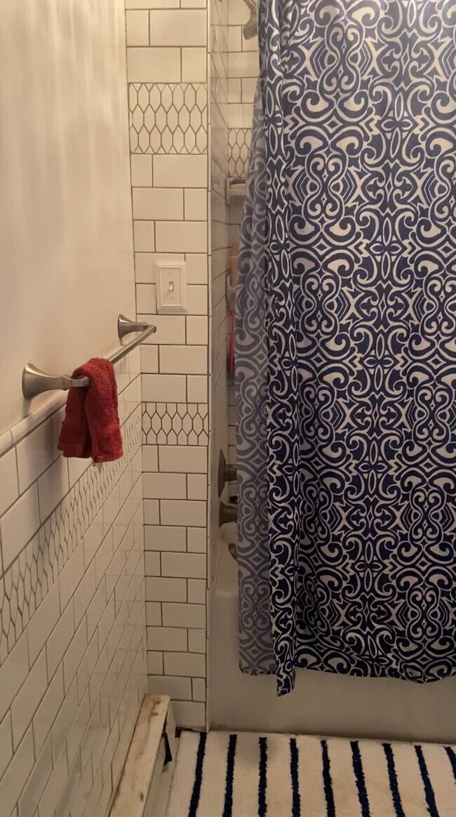 Bathroom - 6258 Lee highways