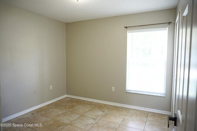 Building Photo - 1758 Tradewinds Ave SE