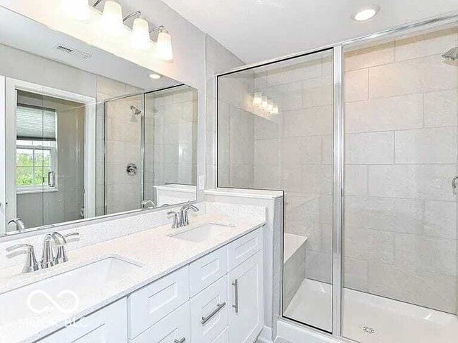 Building Photo - 6886 Sunstone Pl