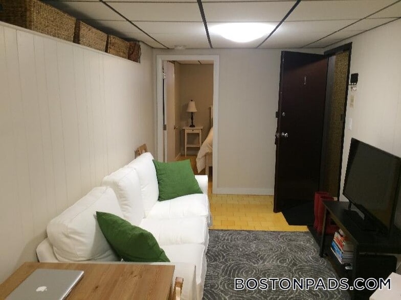 Building Photo - 42 Lomasney Wy