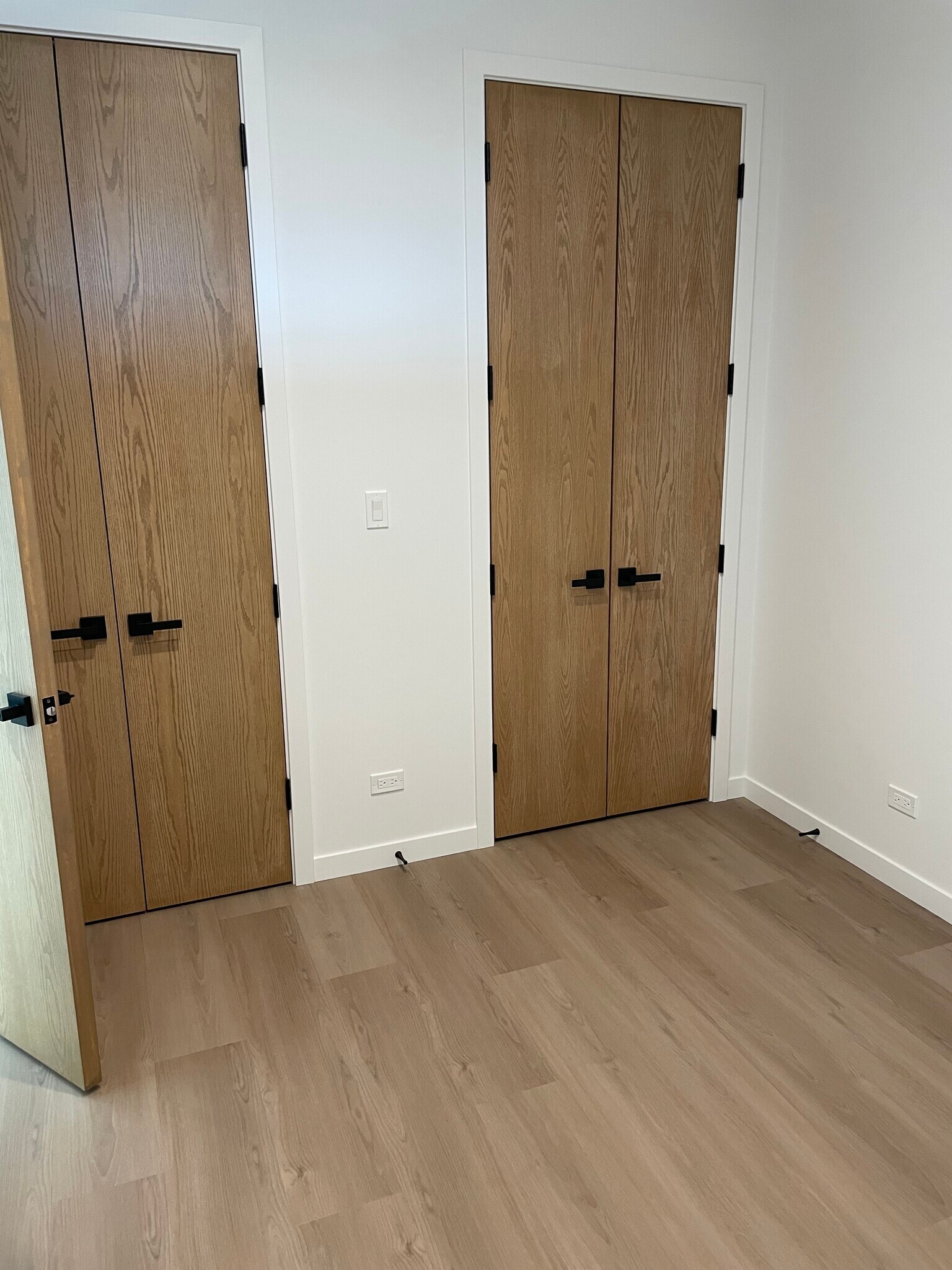 Building Photo - 934 W Diversey Pky