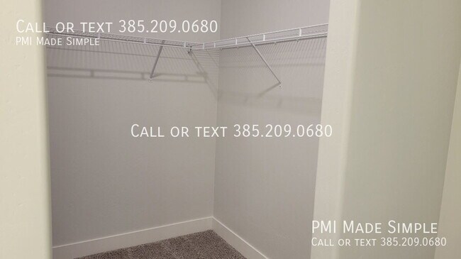Building Photo - Gorgeous Top Floor Condo! Great Views!