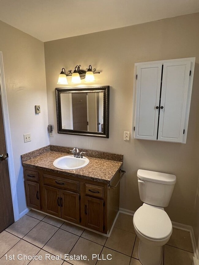 Building Photo - 2 br, 1 bath House - 420 West