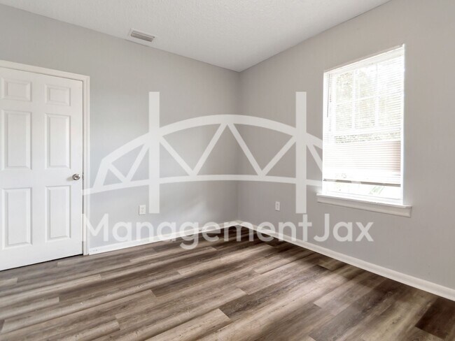 Building Photo - 1165 Hart St