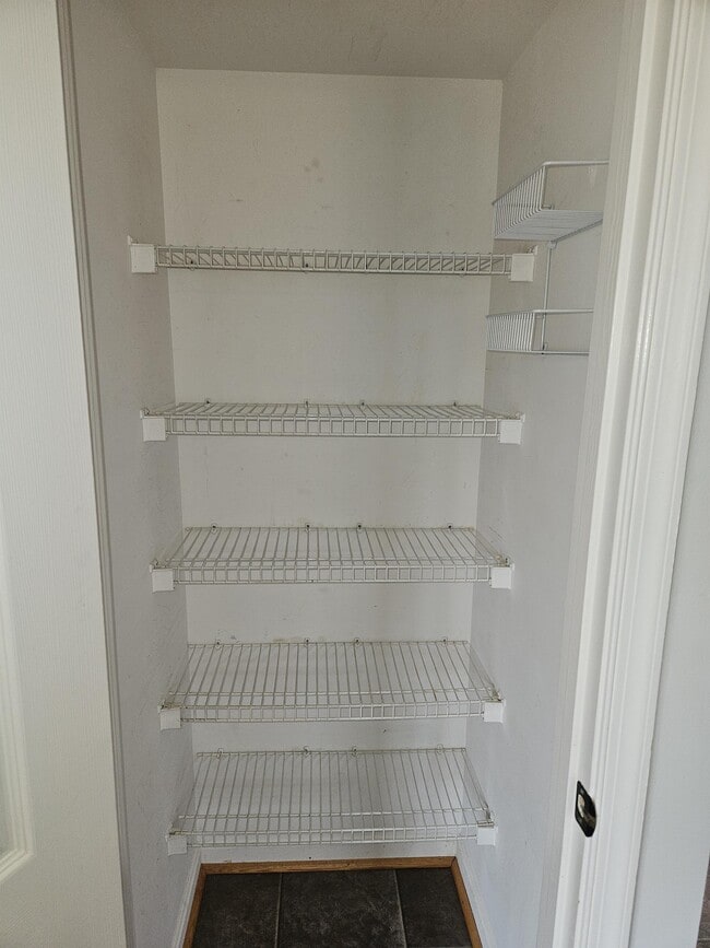 Building Photo - 201 Stull Ct