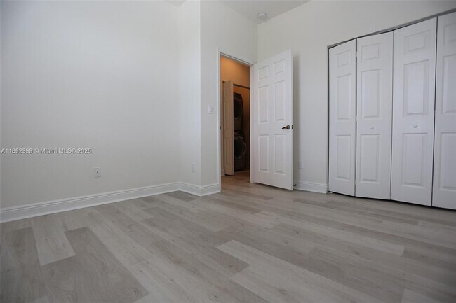 Building Photo - 1423 SW 147th Ave