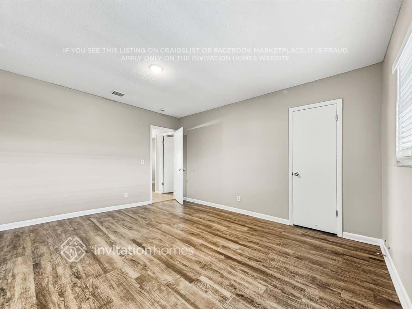 Building Photo - 512 E Hilda Dr