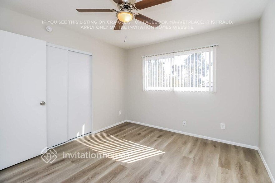 Building Photo - 6744 S Lakeshore Dr