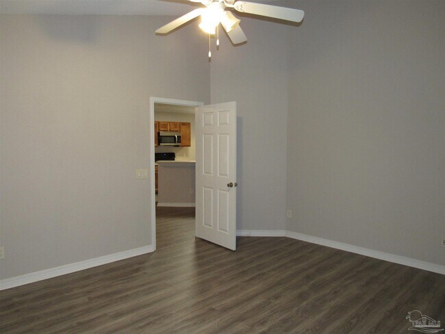 Building Photo - 608 Saleta St