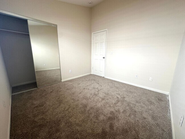 Building Photo - Single Story 3 Bed 2 Bath in Apple Hill!