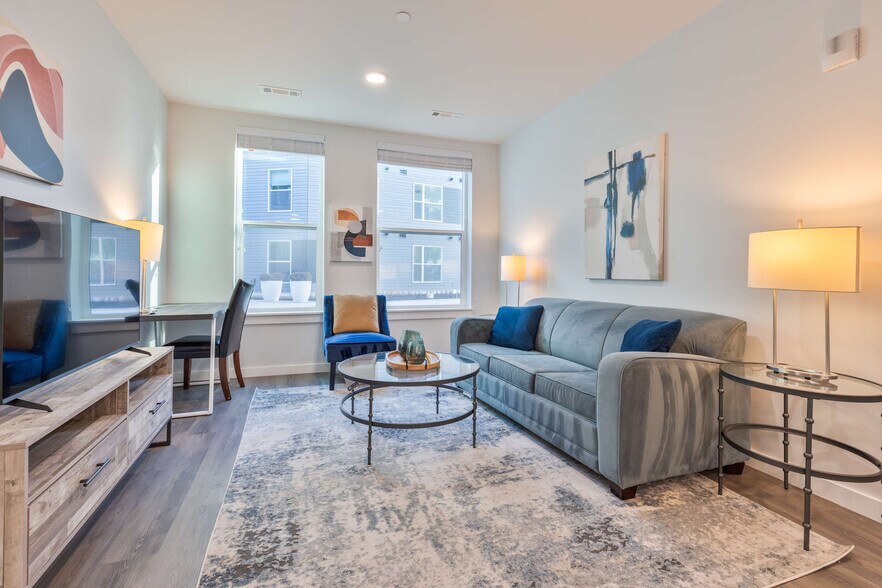 Building Photo - 305 Winter St