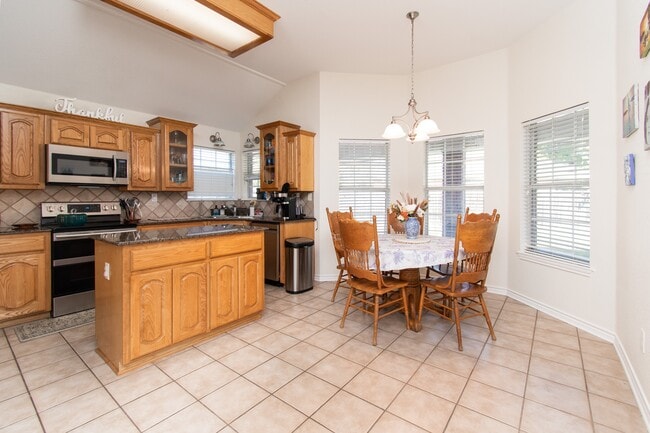 Building Photo - 103 Corral Ct