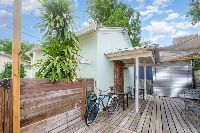 Building Photo - 1467 Guava Ave