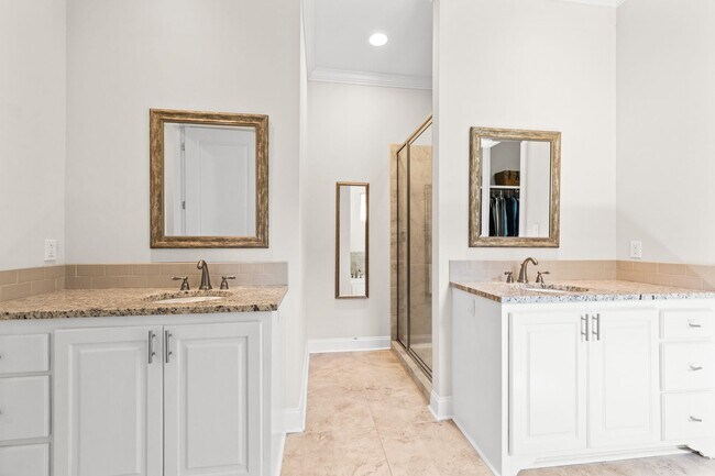 Building Photo - Luxury Living in The Woodlands - COMING SO...