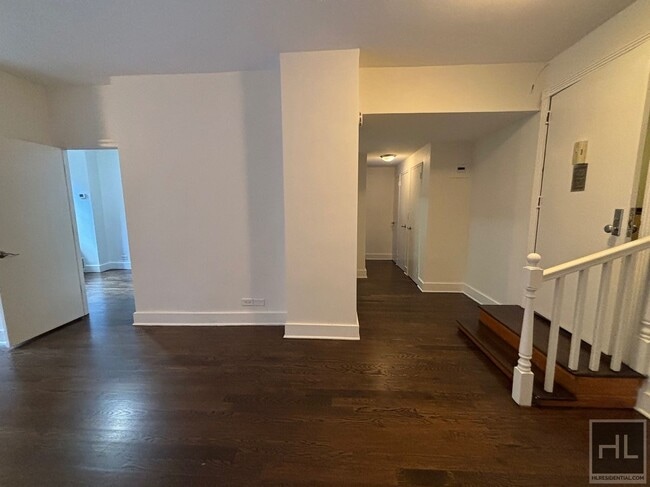 Building Photo - 220 E 63rd St