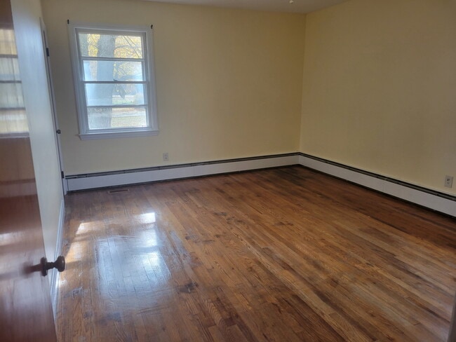 Building Photo - 420 Hiobs Ln