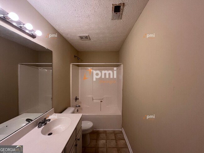 Building Photo - 7151 Flagstone Pl