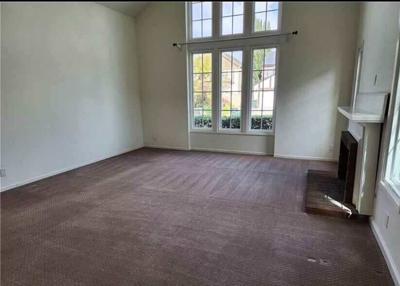 Building Photo - 2353 Littleton Cir