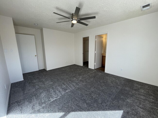 Building Photo - 3119 El Caballero Dr SW