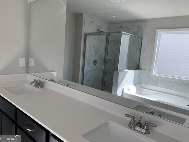 Building Photo - 5203 Addison St