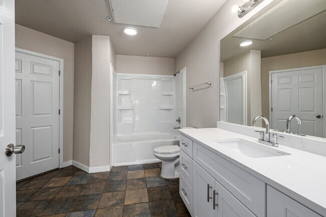 Building Photo - A Great modern 2 Bed / One bath for rent